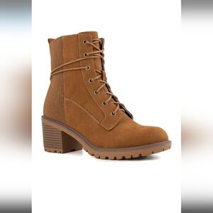 Like New WB True Craft Cognac Lace Up Hiker Boots. Size 7
